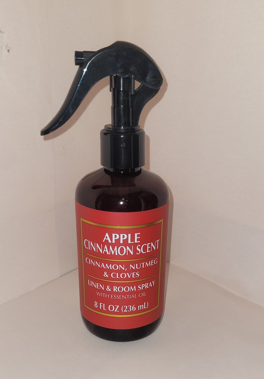Apple Cinnamon Scent  Cinn,Nutmeg & Clove Room & Linen Spray 8oz